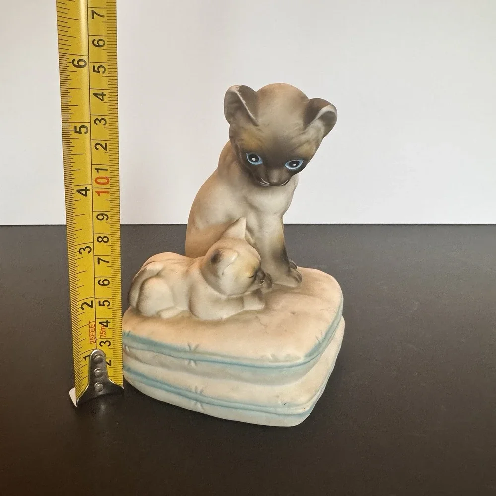 Vintage Mann Siamese Cat & Kitten Figurine Japan Hand Painted *READ